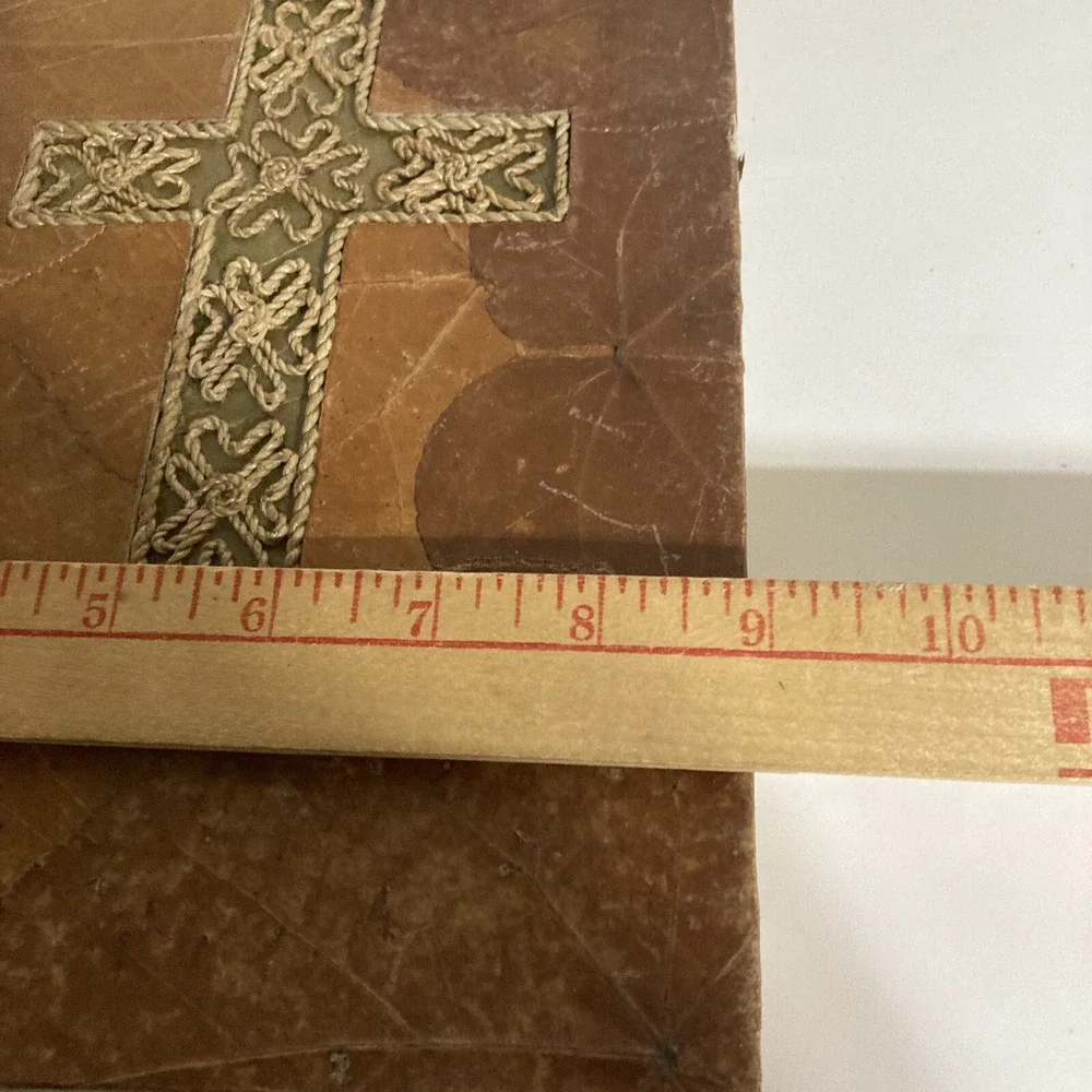 Vtg Handmade Banana Leaf Bamboo Cross Photo Album 8.75